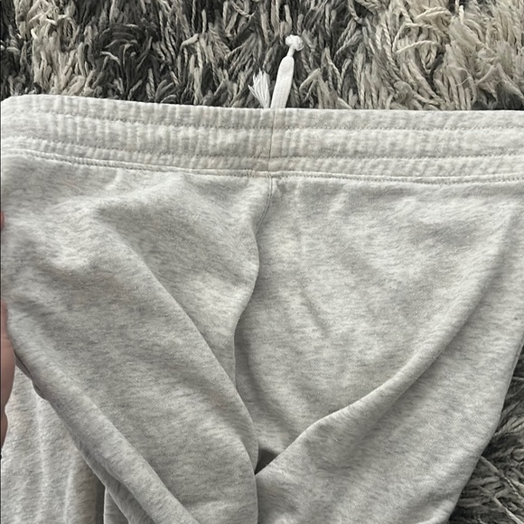 Old Navy Gray Tapered Jogger Sweatpants - Picture 5 of 6